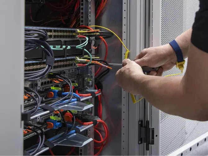 BLOKES IT engineer Peter – ICT-beheer en infrastructuurbeheer op locatie