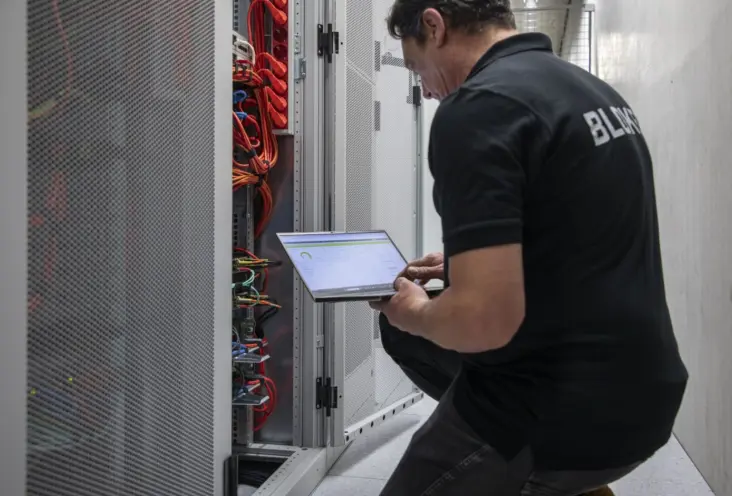 Beveiligde serverruimte (Private Cage) voor cloud hosting en dataopslag van Sliedrechtse bedrijven